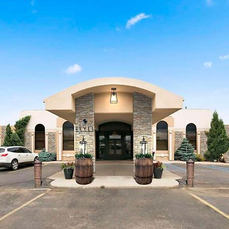 Revel Hotel Minot - Surestay Collection By Best Western Eksteriør bilde