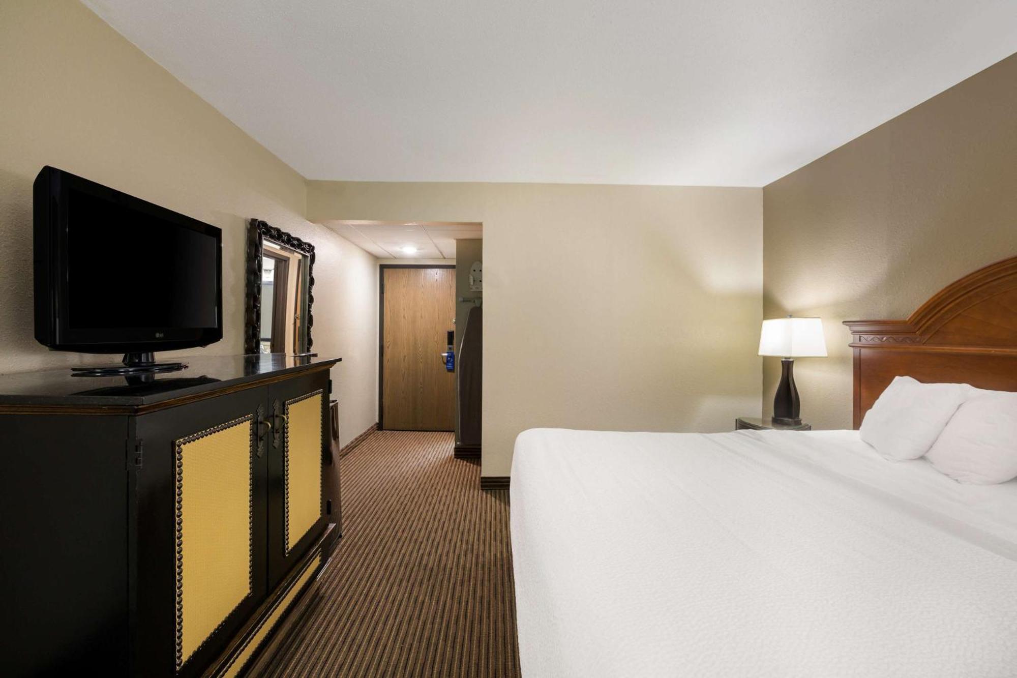 Revel Hotel Minot - Surestay Collection By Best Western Eksteriør bilde