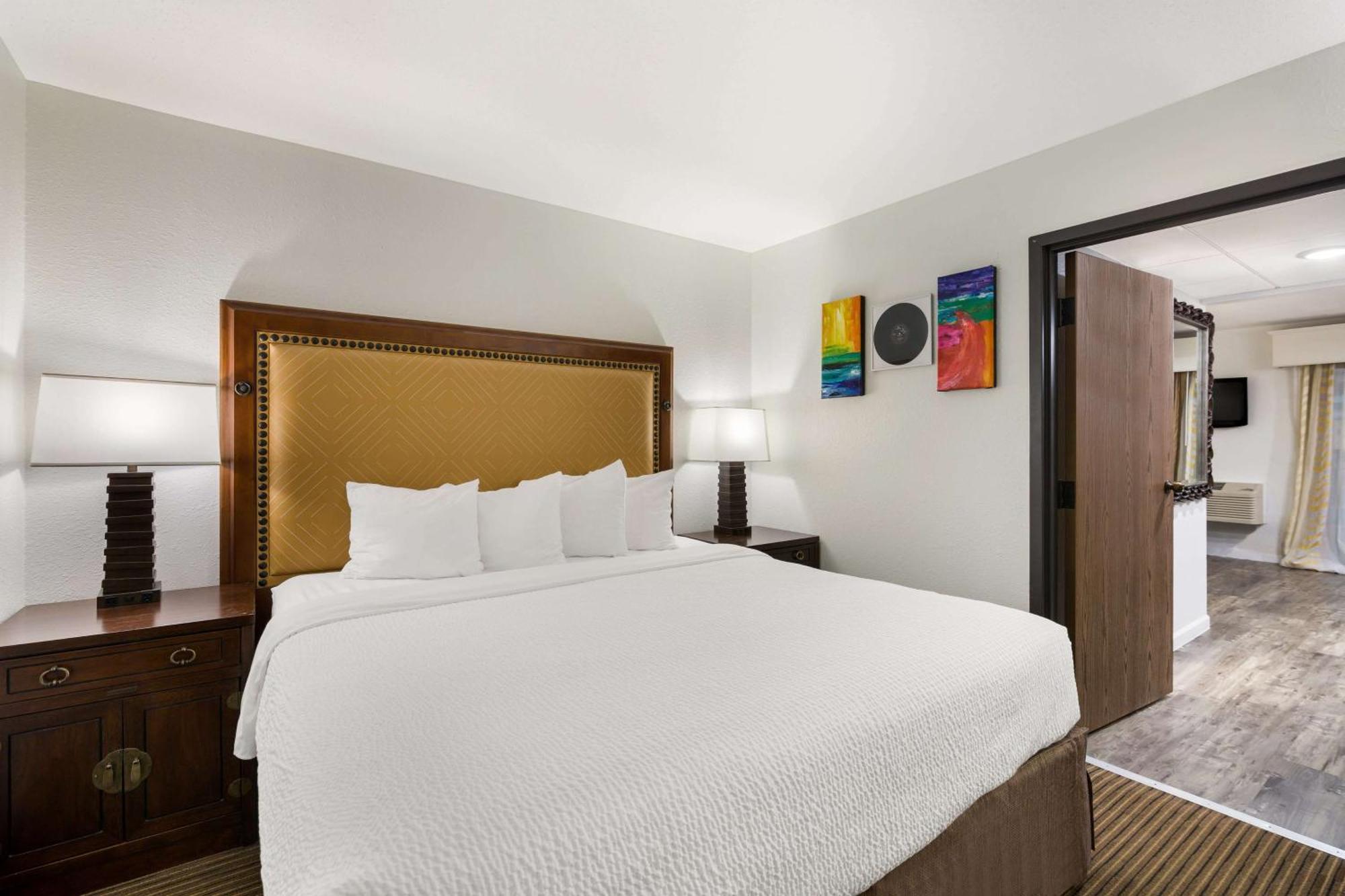Revel Hotel Minot - Surestay Collection By Best Western Eksteriør bilde