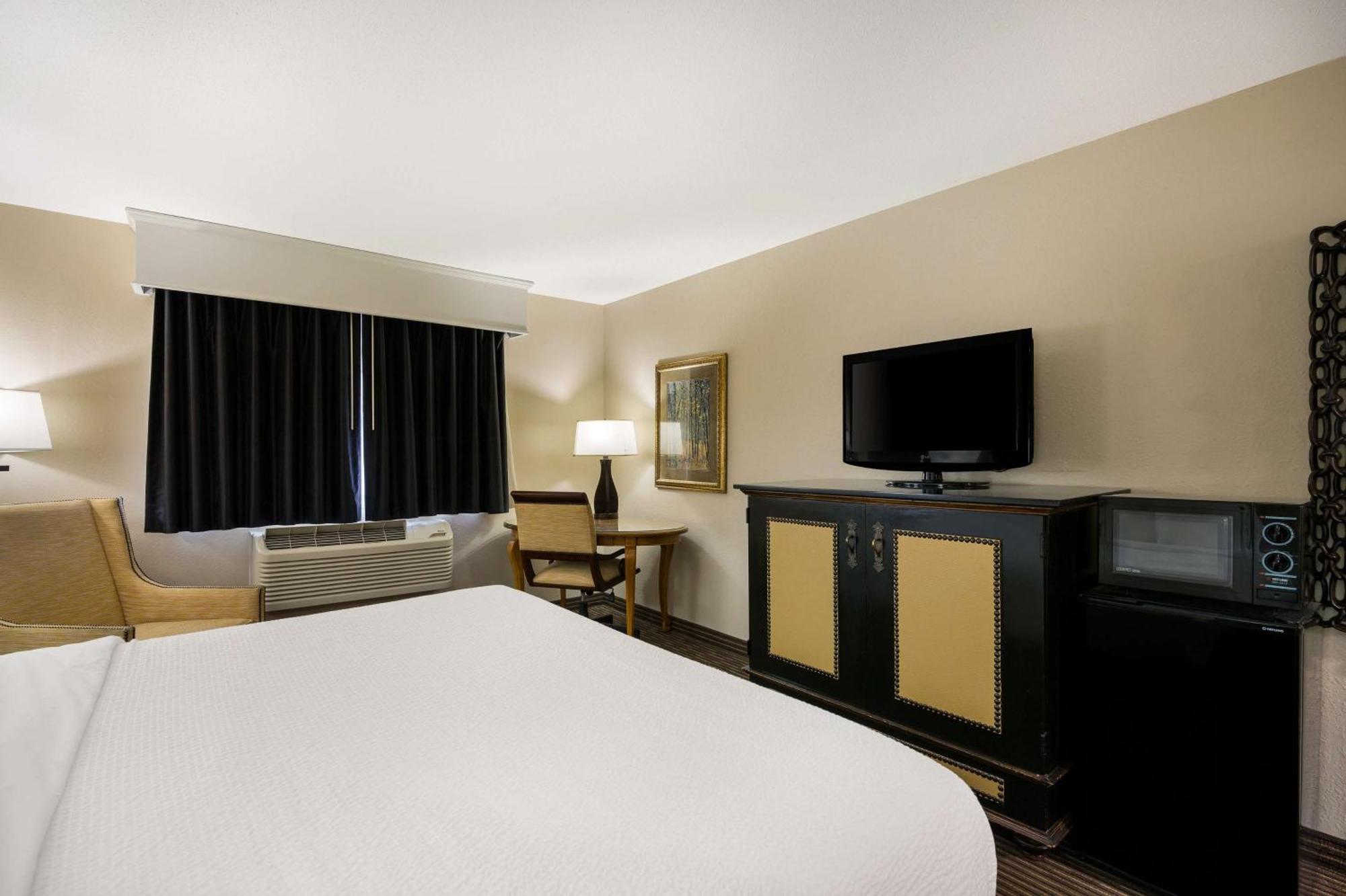 Revel Hotel Minot - Surestay Collection By Best Western Eksteriør bilde