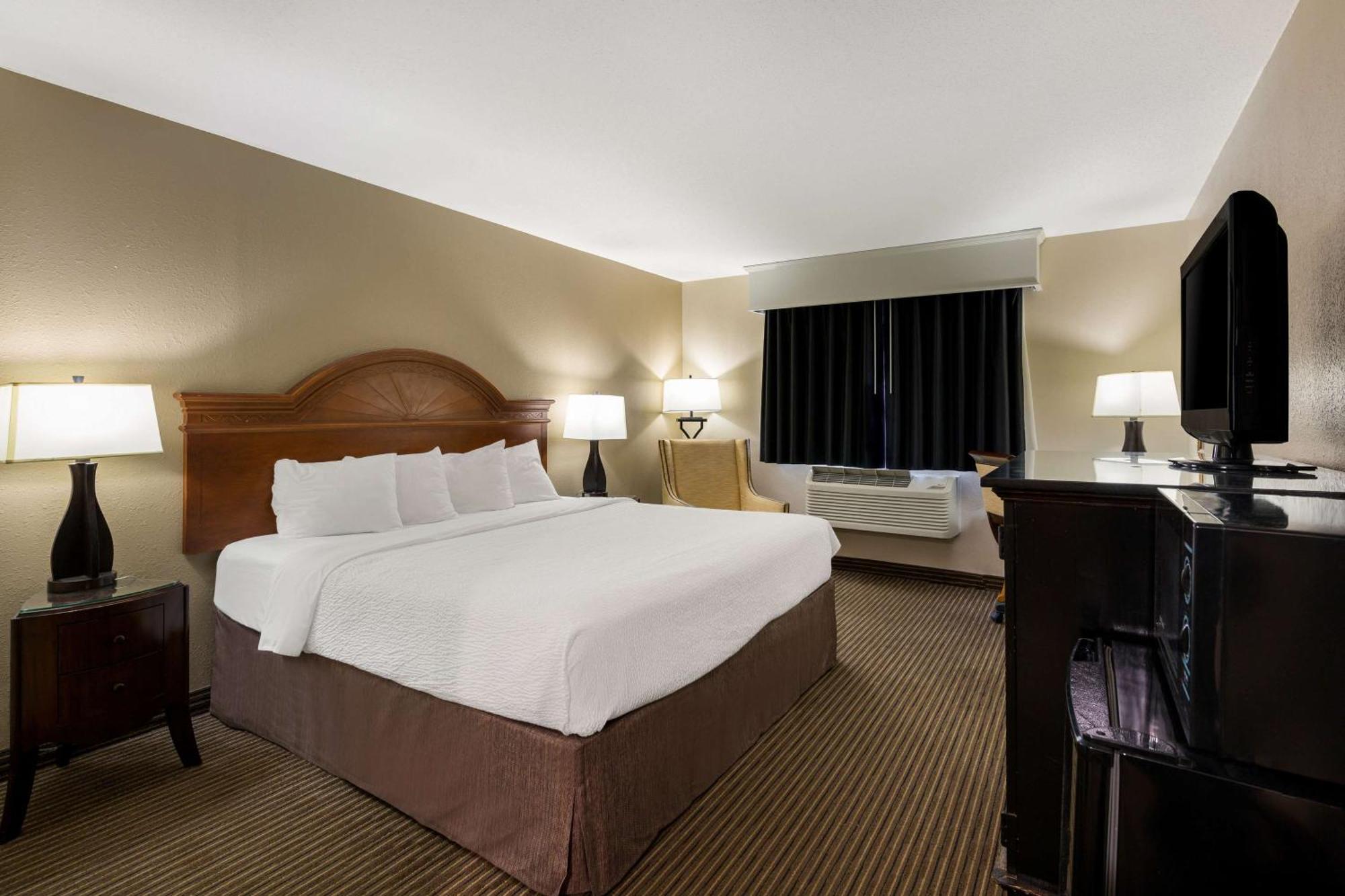Revel Hotel Minot - Surestay Collection By Best Western Eksteriør bilde