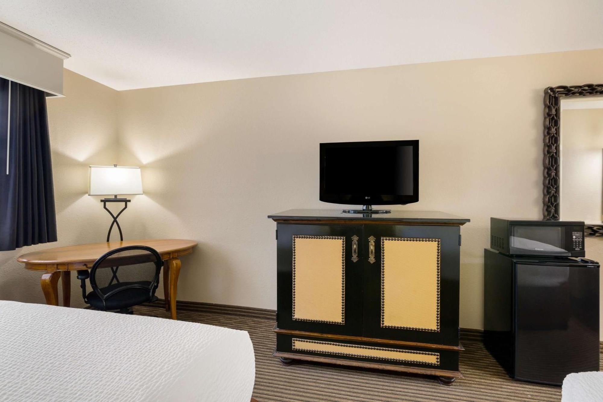 Revel Hotel Minot - Surestay Collection By Best Western Eksteriør bilde