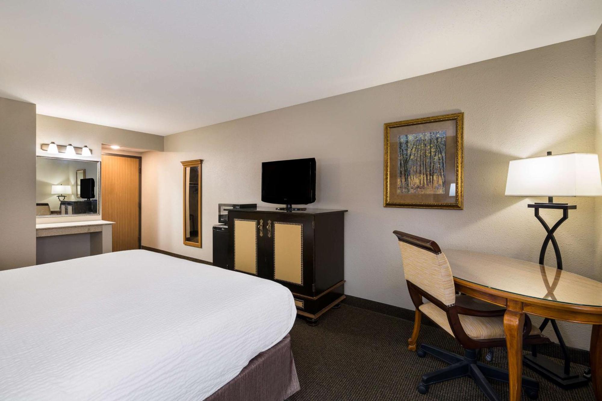 Revel Hotel Minot - Surestay Collection By Best Western Eksteriør bilde