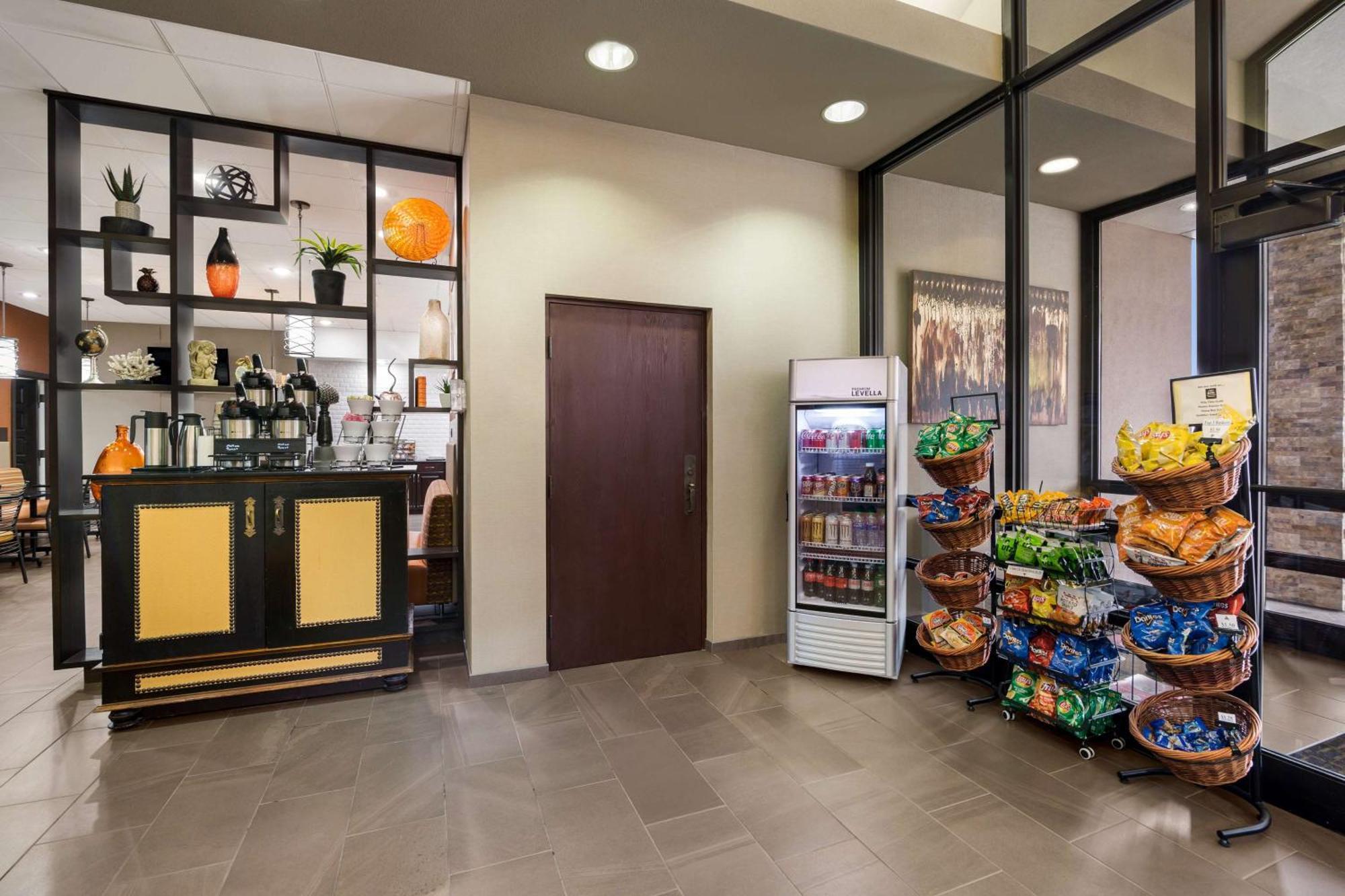 Revel Hotel Minot - Surestay Collection By Best Western Eksteriør bilde