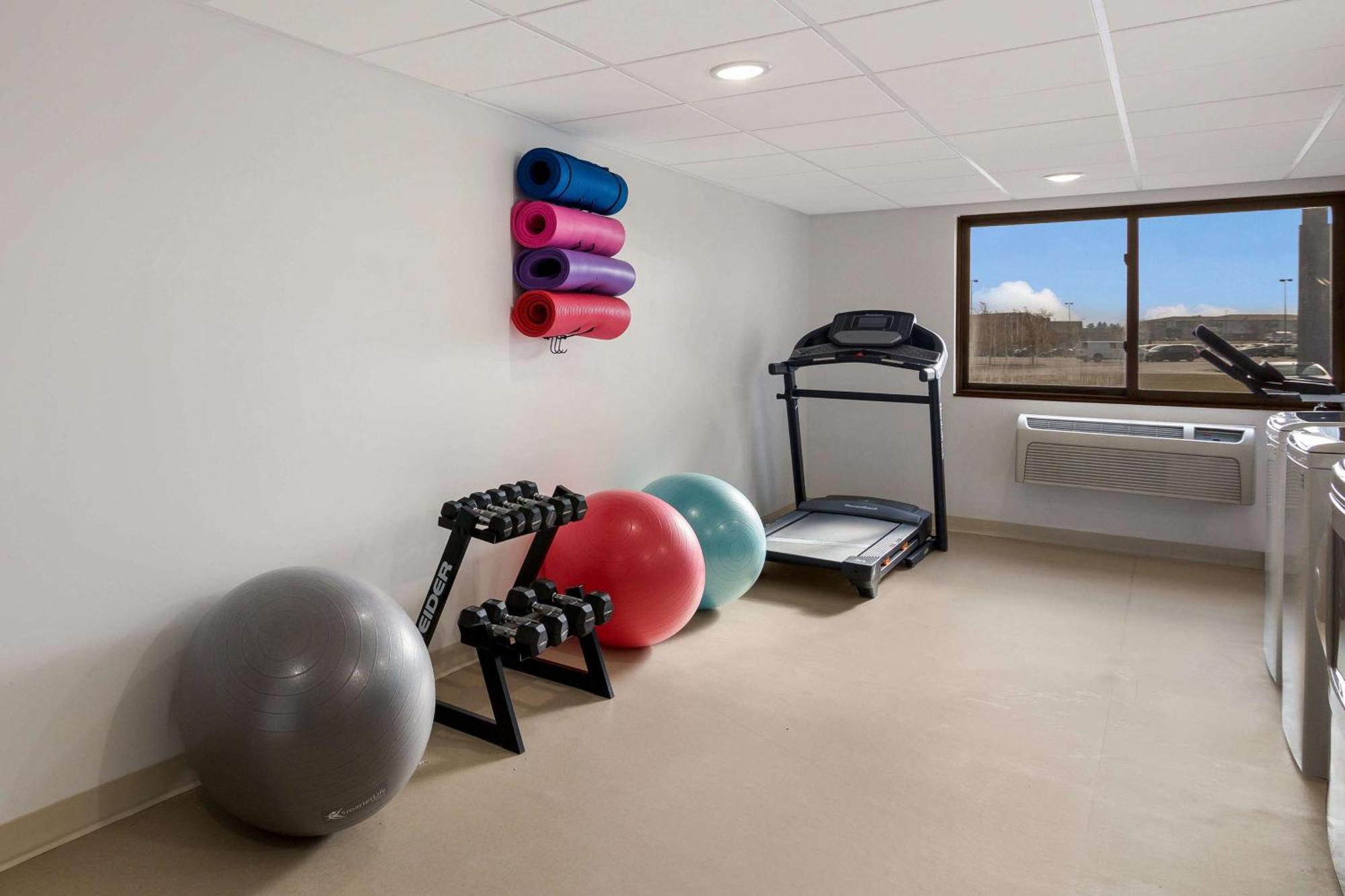 Revel Hotel Minot - Surestay Collection By Best Western Eksteriør bilde