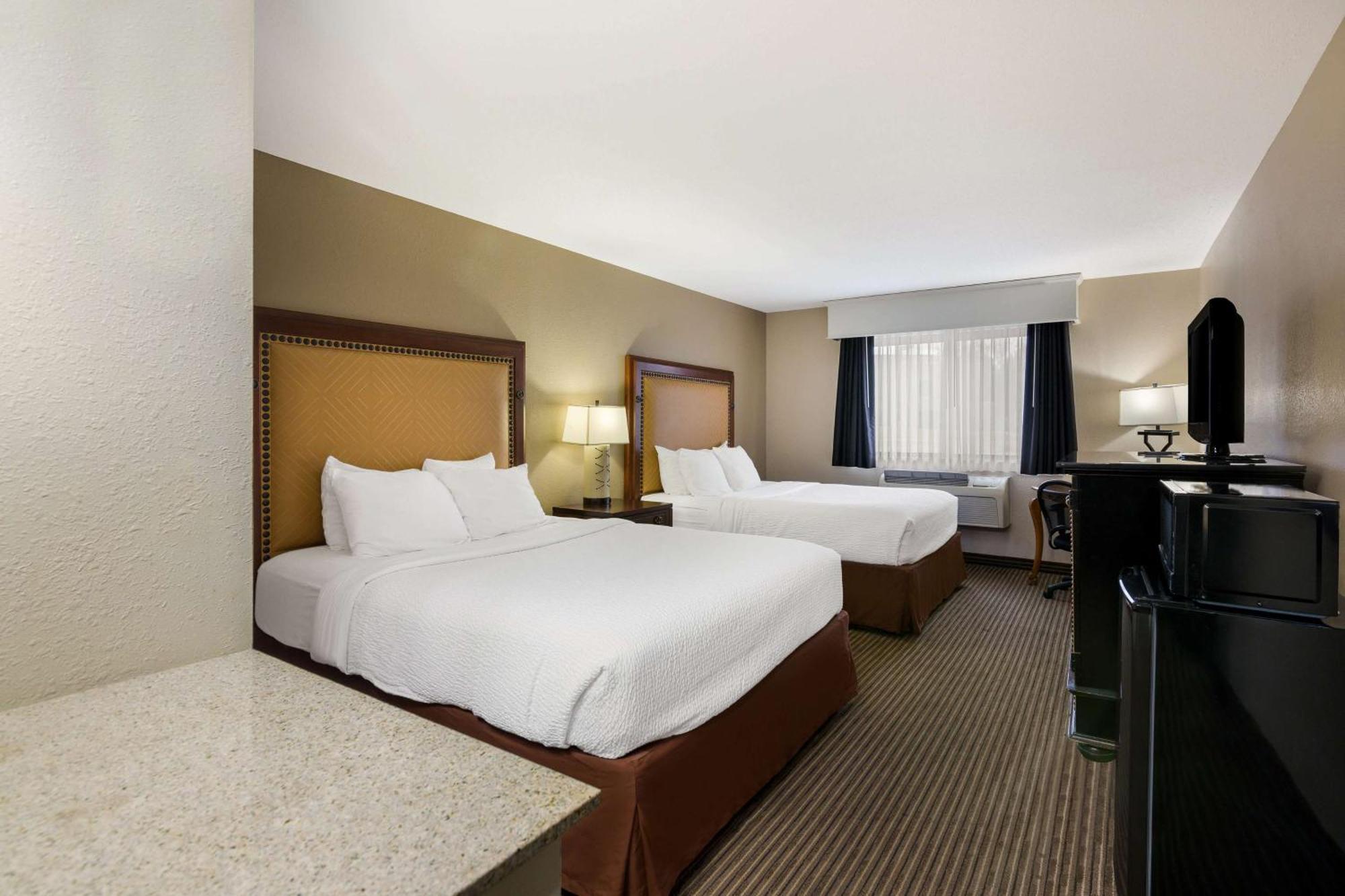 Revel Hotel Minot - Surestay Collection By Best Western Eksteriør bilde